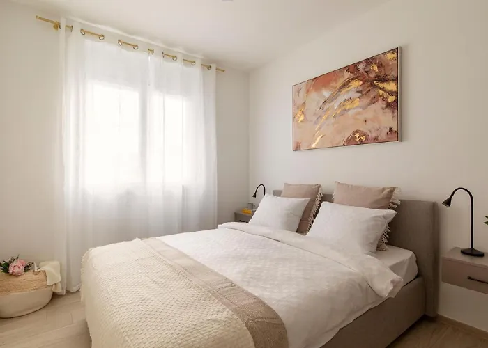 Superior - Free Parking Apartment