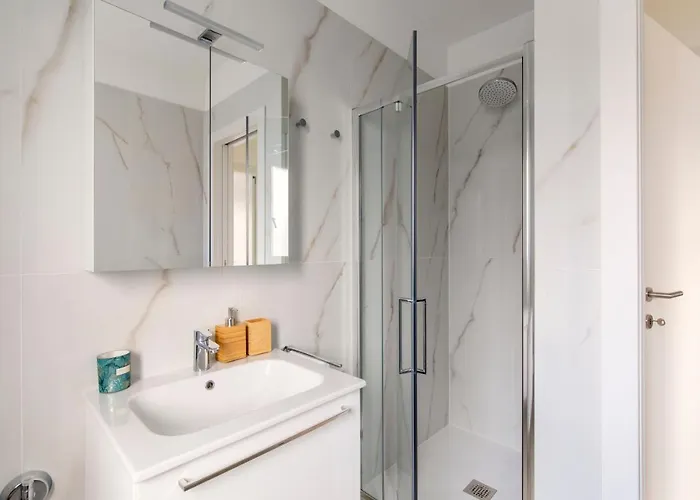 Superior - Free Parking Apartment